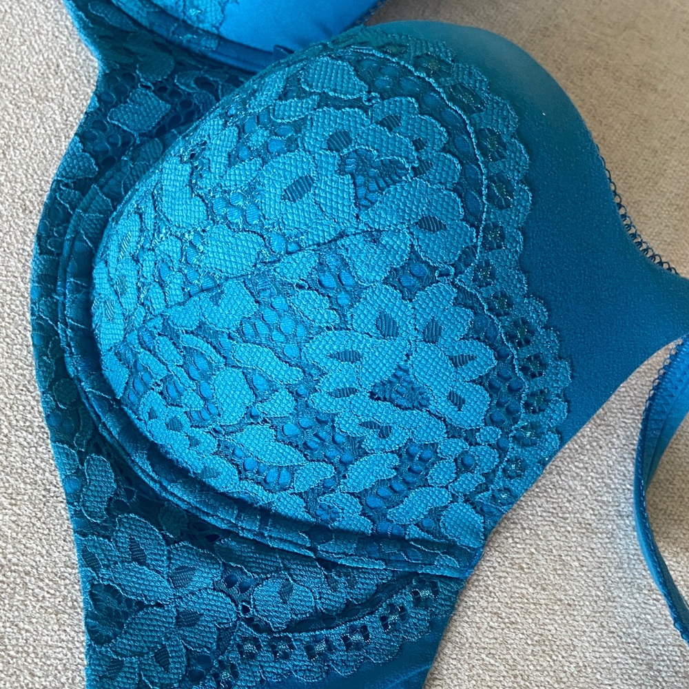 Sale! Victoria's Secret Vibrant Blue Lace Bra, lined Demi underwire 34DDD - Picture 13 of 15